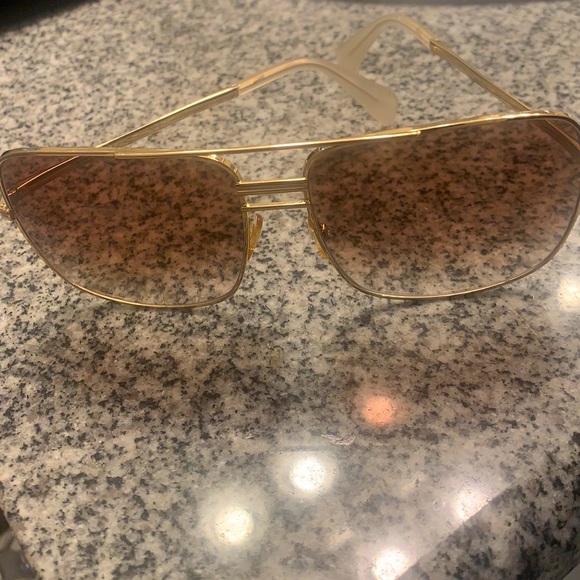 Celiné Women’s Sun Glasses. - Picture 3 of 4